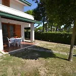 Lägenhet Cozy Retreat With Garden And Pool