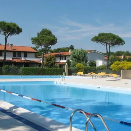 Cozy Retreat With Garden And Pool Apartment Bibione