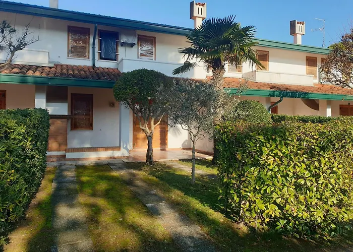Appartamento Cozy Retreat With Garden And Pool Bibione