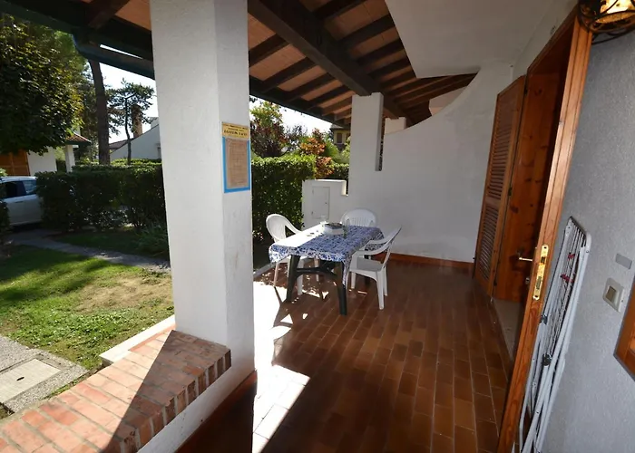 Cozy Retreat With Garden And Pool Appartamento *