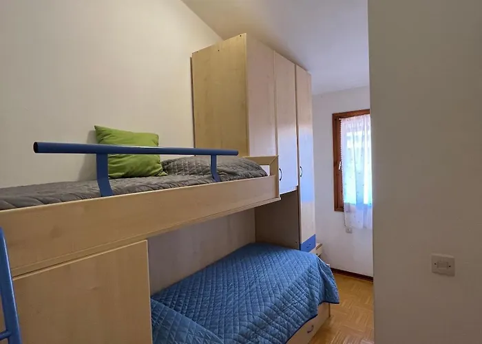 Cozy Retreat With Garden And Pool